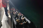 İzmir açıklarında 59 düzensiz göçmen yakalandı