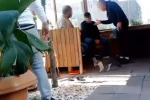 İzmir’de hırsızlık yaptığı öne sürülen taksi şoförüne darp