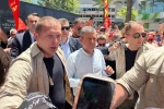 İzmir’de Özgür Özel mitingine polis müdahalesi