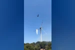 İzmir’de rüzgar türbinindeki yangına helikopterle müdahale