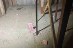 Kabus gibi gece: Yıldırım 4 katlı binanın çatısına düştü, mahalleli sokağa döküldü
