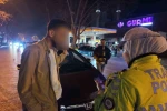 Kadıköy’de sunrooftan çıkan genç: "Üzerine çıkalım diye yapmışlar"