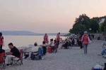 Kadın polislerden huzur mesaisi: Sahilde broşür dağıttılar