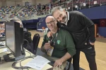Kadınlar Basketbol Süper Ligi maçında anonsçu olmayınca görev gazeteciye düştü