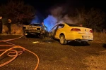 Kafa kafaya çarpışan otomobiller alev aldı: 2 yaralı