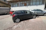Kağıthane’de yokuştan kayan araç kaza yaptı: 4 araçta maddi hasar oluştu
