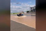 Kahta’ya bağlı Narince’de yağış sonrası yollar göle döndü