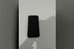 Kaldırımda uyuyan adamın telefonunu çaldı: O anlar kamerada