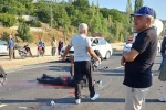 Kamyonete çarpan motosiklet sürücüsü hastanede kurtarılamadı