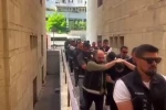 Kapıları koçbaşlarıyla kırdılar, çatı katında uyuşturucu yakaladılar: 79 tutuklama