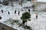 Kar yağışı altında futbol müsabakası dronla görüntülendi