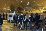Kar yağışını horon ve halay oynayarak karşıladılar