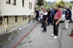Karabük’te zarar gören istinat duvarı site sakinlerini tedirgin ediyor