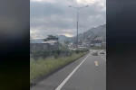 Karadeniz Sahil Yolunda ters yönde giden kamyon korkuttu