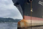 Karadeniz’de dron saldırısına uğrayan LPG tankeri Sürmene Tersanesi’nde tamir edilmeyi bekliyor