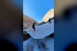 Karagöl Şelalesi’nin buzla buluşan manzarası hayran bıraktı