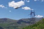 Karakaya Barajı ana elektrik iletim hattında helikopter destekli bakım