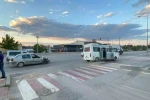 Karaman’da 2 kişinin yaralandığı kaza güvenlik kamerasına yansıdı