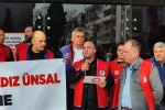 Karşıyaka’da 7 aydır maaş alamayan işçiler belediye kapısında