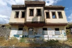 Kars’ta Tevfik Paşa Konağı gözler önünde yıkılıyor
