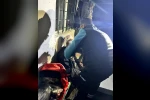 Kars’ta UMKE zorlu araziyi aştı; Yaylada yaralanan 81 yaşındaki vatandaş kurtarıldı