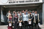 Kars’ta Veteriner Sağlık Teknisyenleri mezuniyet sevinci yaşadı