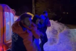 Kars’ta yaşlı hasta vatandaşa AFAD paletli amfibi aracıyla ulaştı
