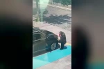 Kars’ta yaşlı kadın makam aracındaki Türk bayrağını öptü