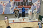 Kartepe Belediyespor karatecileri Sakarya’dan 9 madalyayla döndü