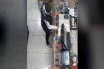 Kasiyeri farklı yöne yönlendirip, kasada bulunan eriği çaldı 