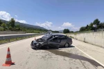 Kastamonu’da otomobil istinat duvarına çarptı: 2 yaralı