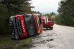Kastamonu’da yangın ihbarına giden itfaiye aracı kaza yaptı: 3 yaralı