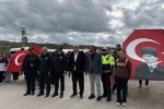 Kavga ihbarı üzerine geldiler, alkışlarla karşılandılar