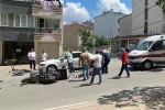 Kavşakta motosiklet ile elektrikli bisiklet çarpıştı: 2 yaralı