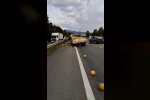 Kavun yüklü kamyonet ile otomobil çarpıştı: 3 yaralı