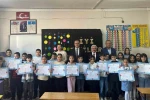 Kaymakamı Çelikkol çocukların karne sevincine ortak oldu