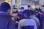 Kazada hafif yaralanan küçük kardeşleri kimse ikna edemedi: Babadan gelen telefonla ambulansa bindiler