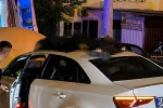 Kazada otomobilin üzerine savrulan motosiklet sürücüsü hayatını kaybetti
