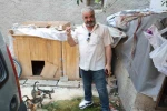Kedi maması çalan hırsız vatandaşı canından bezdirdi
