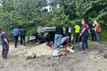 Kediye çarpmamak için manevra yapınca araç plaja uçtu: 4 yaralı