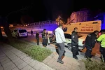 Kendilerini uyaran adamı darp eden şahıslar otomobili bırakıp kaçtı
