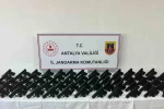 Kepez’de kaçak silah operasyonu: 72 tabanca ele geçirildi