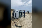 Keşan’da kontrolden çıkan otomobil şarampolden kumsala düştü