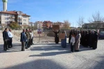 Kesilen doğal gaz borusu patlaması sonrası yıkılan apartmanın sakinleri yeni evlerine kavuşacakları günü bekliyor