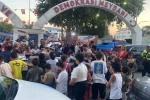 Kiraz kapabilmek için kıyasıya yarıştılar