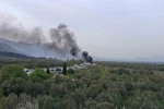Kırkağaç’ta otomobil önce bariyerlere çarptı sonra alev alev yandı