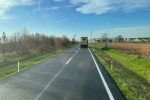 Kırklareli’nde köy yolları sıcak asfaltla yenileniyor