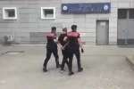 Kırmızı bültenle aranan firari ile uyuşturucu hükümlüsü yakalandı