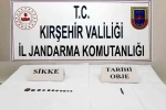 Kırşehir’de tarihi eser operasyonu: Sikke ve objeler ele geçirildi