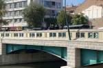 Kız arkadaşı gelince intihardan vazgeçti